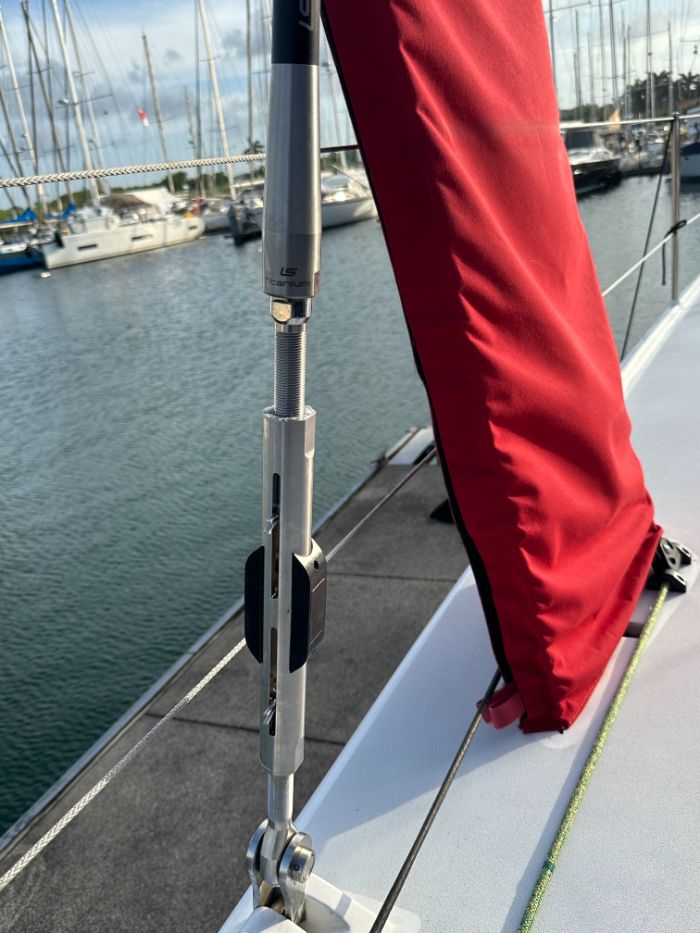 Titanium turnbuckle on a catamaran shroud