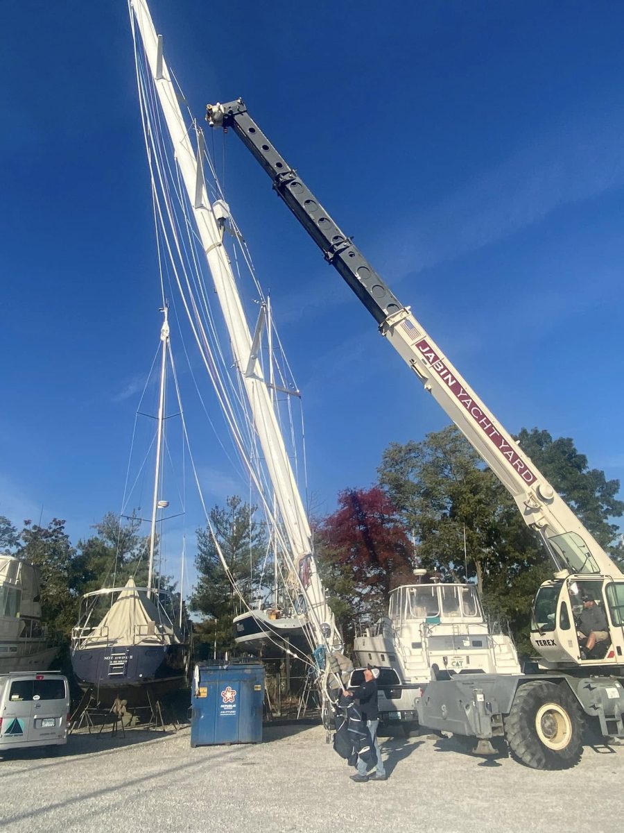 Mast in the crane at the yard